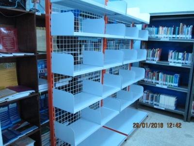 Rak Untuk Buku Perpustakaan